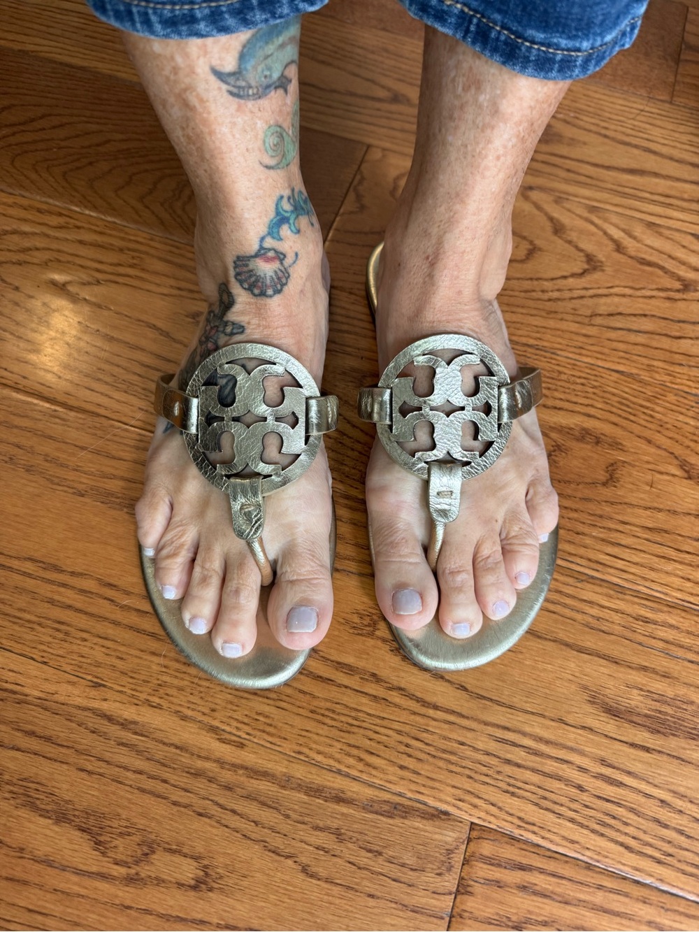 Tory Burch Metallic Gold Women’s Logo Thong Sandals: Size 8-1/2